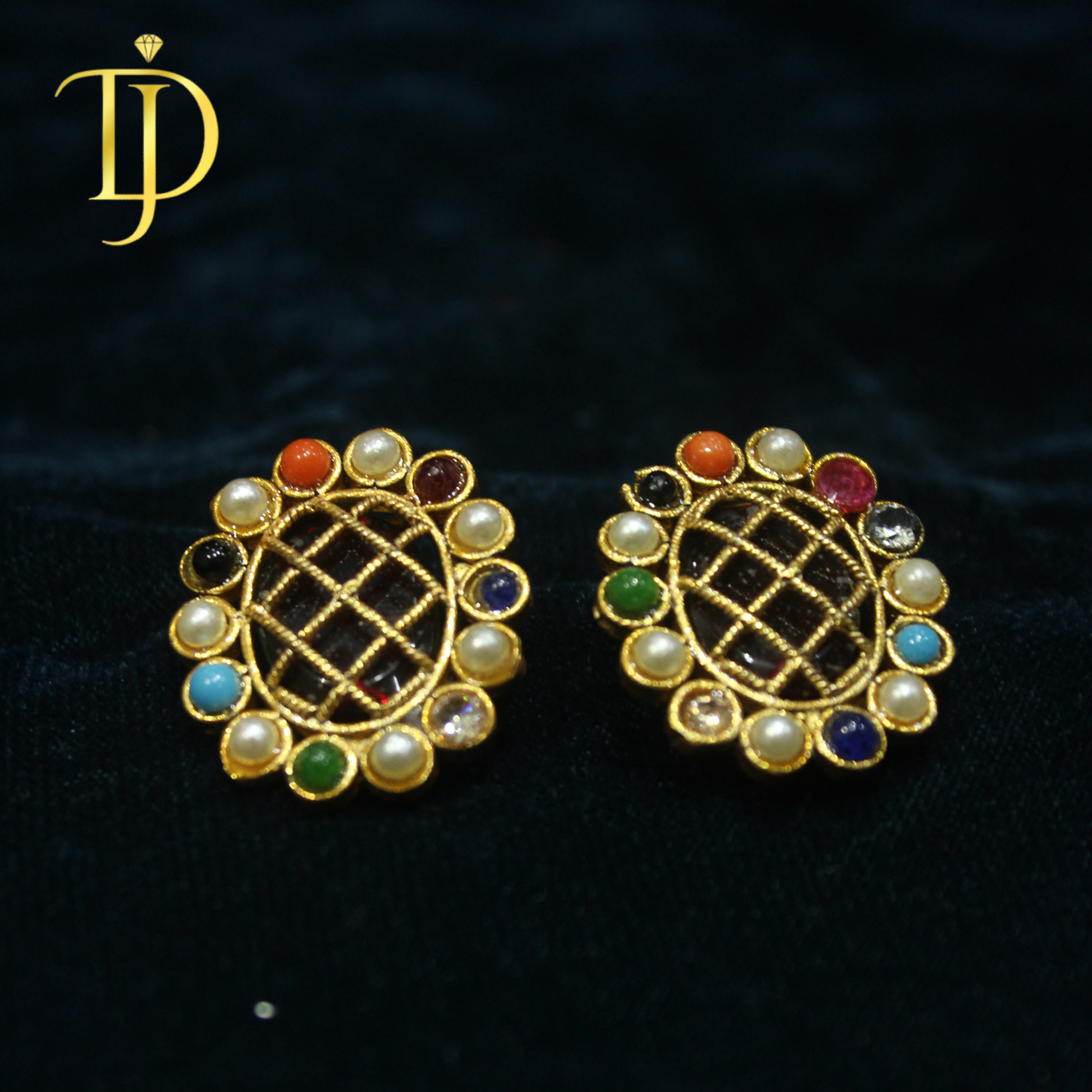 Elegant Multi-Strand Pearl Choker Set - Artisan Crafted Wedding Jewelry with Tassel Closure