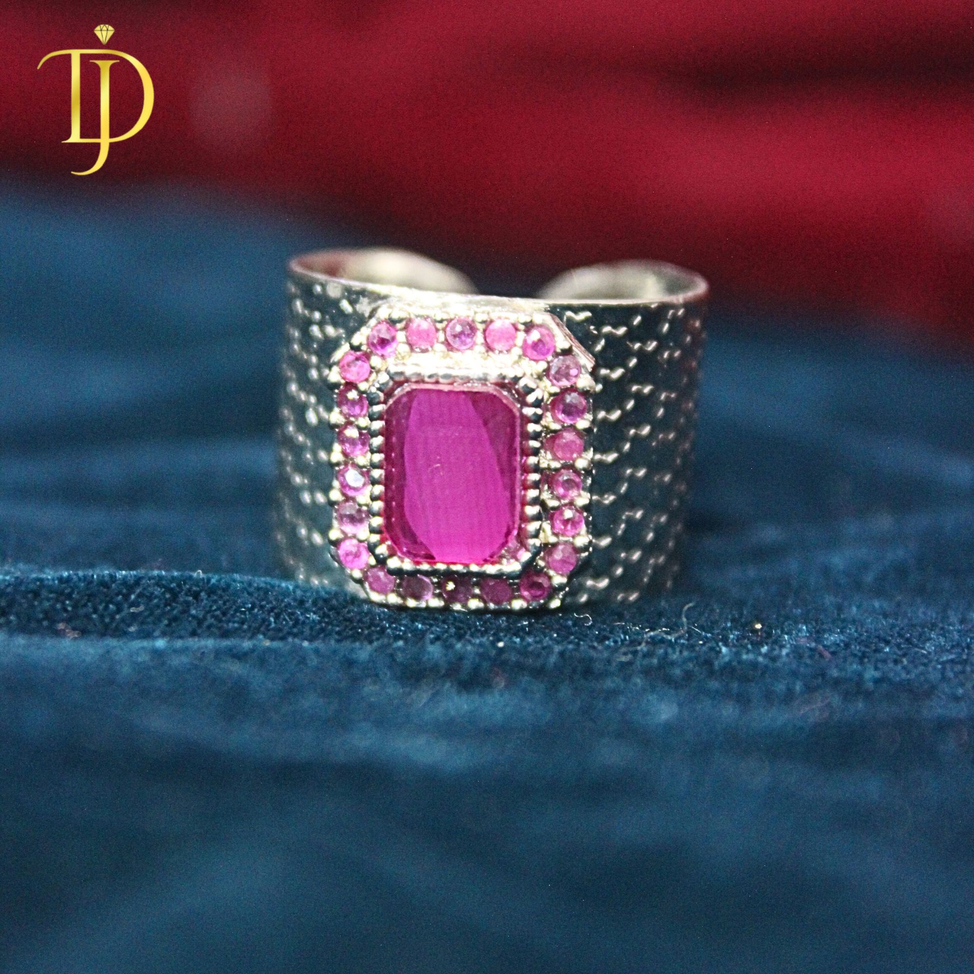 Luxury Pink Stone Statement Ring for Women – Silver Textured Adjustable Band