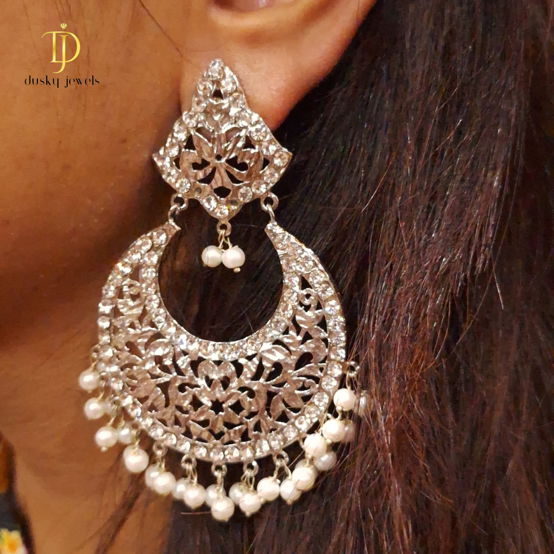 Silver Crescent Earrings – Elegant Moon-Inspired Dangle Jewelry